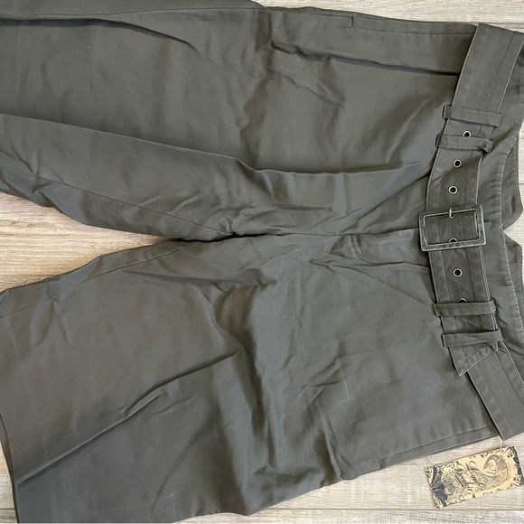 L.A.M.B by Gwen Stefani super rare belted green shorts, size 10 - Picture 1 of 4